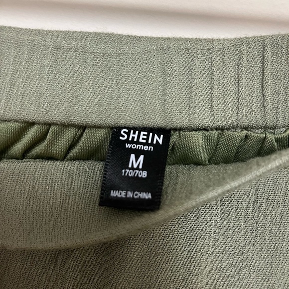 SHEIN ruffle mini skirt - Picture 2 of 2